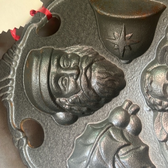 John Wright Cast Iron Christmas Cookie Candy
Mold Santa Tree Angel Bell Star - Picture 5 of 7